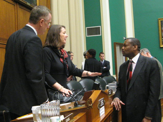 Arthur Evans, PhD, right, speaks with Reps. Diana DeGette (D-CO), center, and Tim Murphy (R-PA)